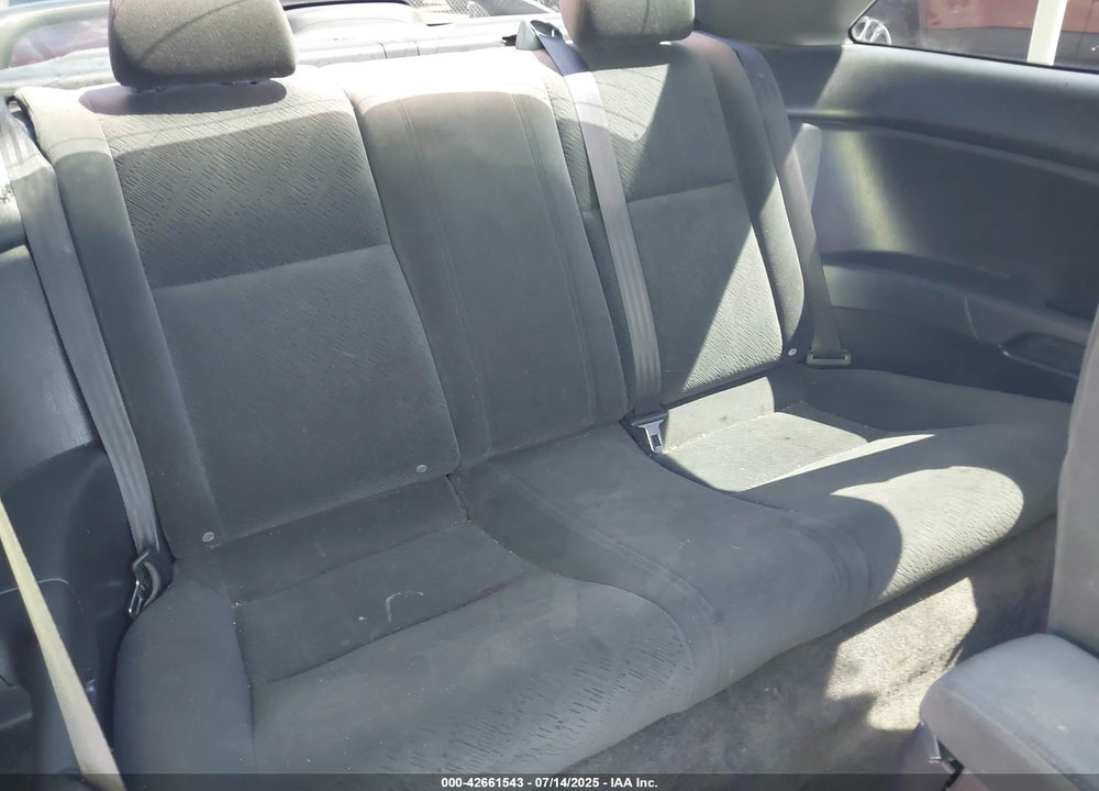 2005 HONDA CIVIC EX VIN: 1HGEM22985L039847