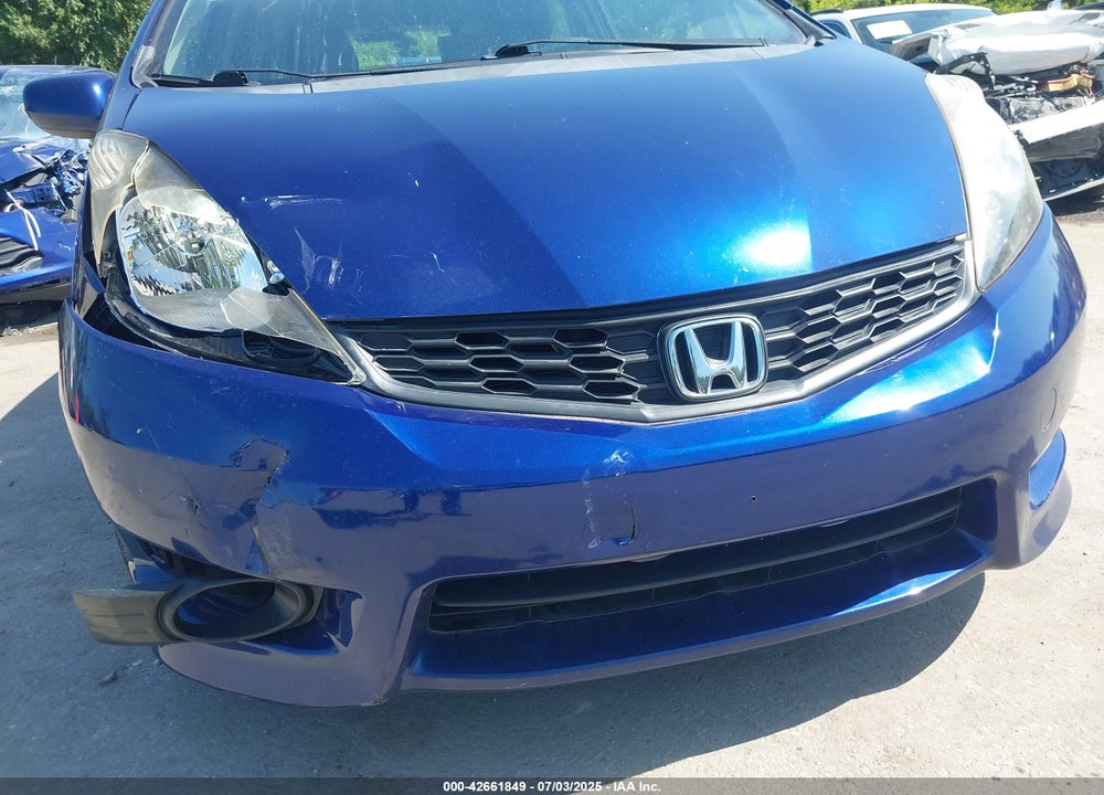 2013 HONDA FIT SPORT VIN: JHMGE8H53DC042390