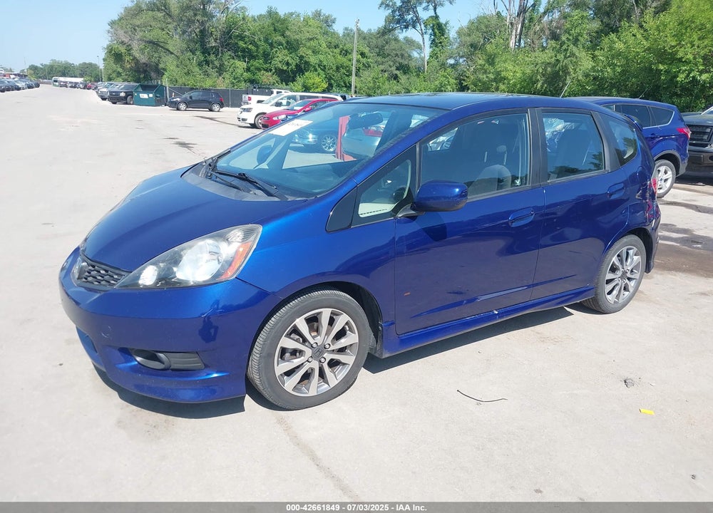 2013 HONDA FIT SPORT VIN: JHMGE8H53DC042390