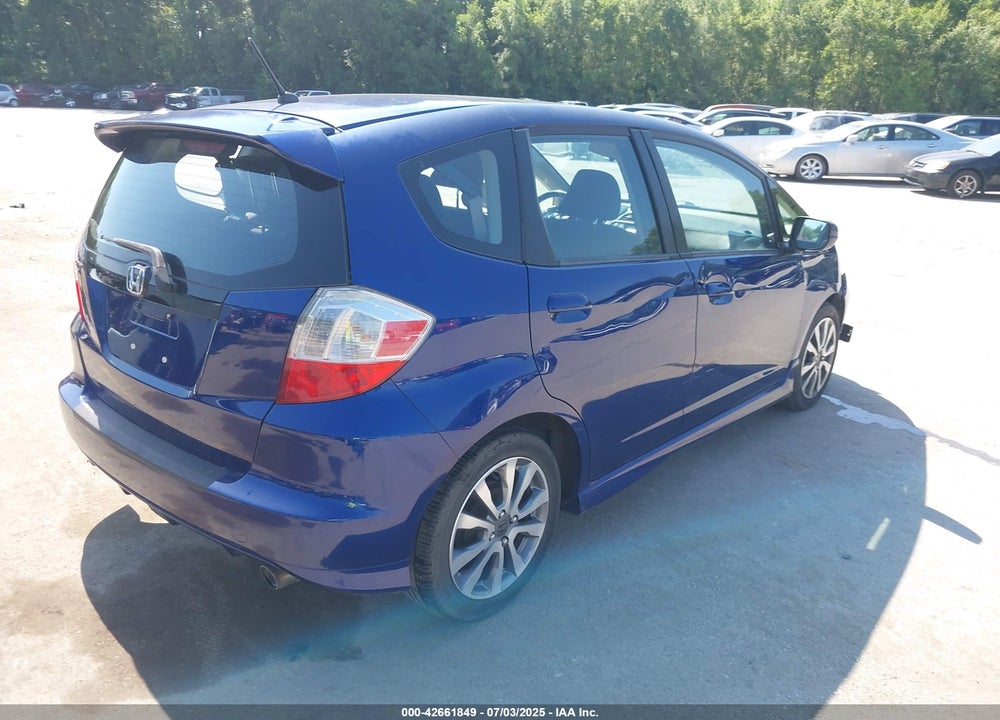 2013 HONDA FIT SPORT VIN: JHMGE8H53DC042390