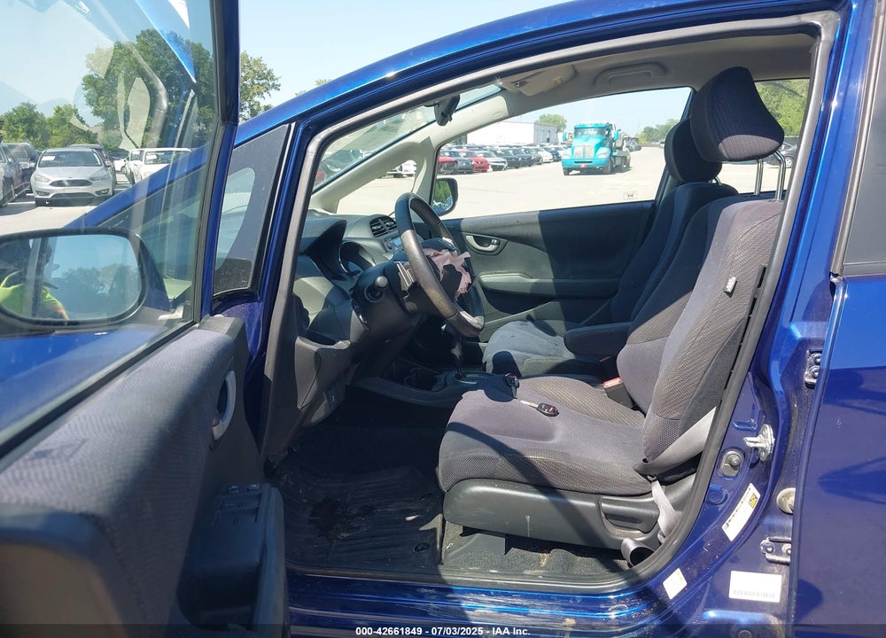 2013 HONDA FIT SPORT VIN: JHMGE8H53DC042390