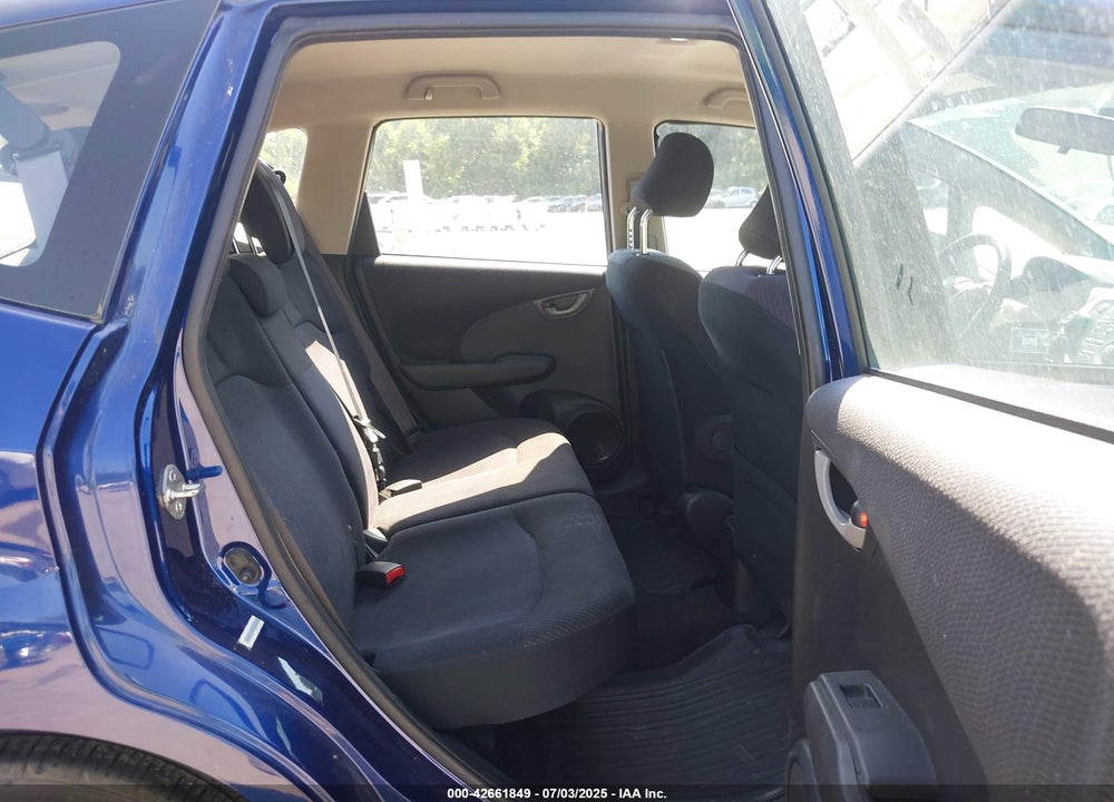 2013 HONDA FIT SPORT VIN: JHMGE8H53DC042390