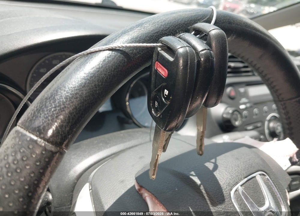 2013 HONDA FIT SPORT VIN: JHMGE8H53DC042390