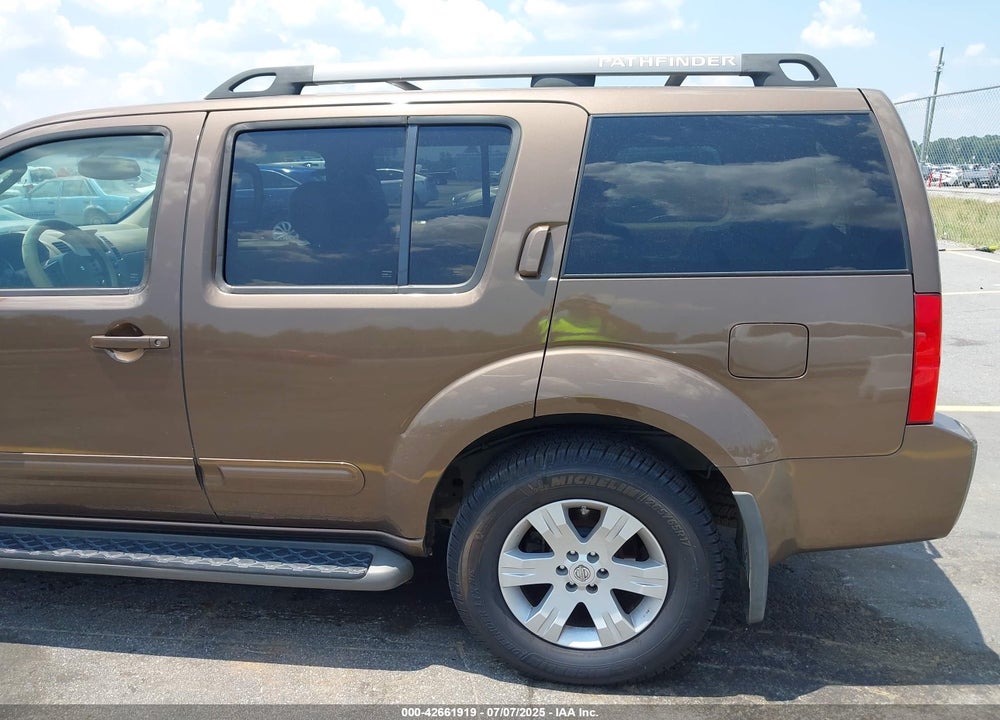 2005 NISSAN PATHFINDER LE VIN: 5N1AR18W95C701551