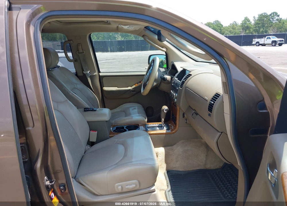 2005 NISSAN PATHFINDER LE VIN: 5N1AR18W95C701551