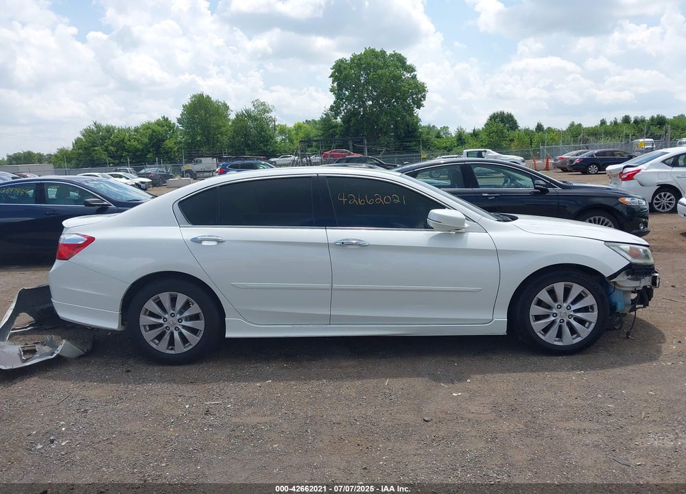 2015 HONDA ACCORD VIN: 1HGCR3F86FA003104