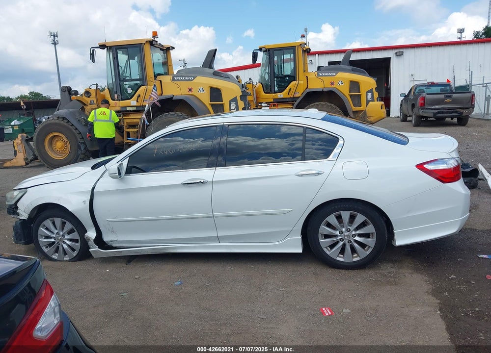 2015 HONDA ACCORD VIN: 1HGCR3F86FA003104