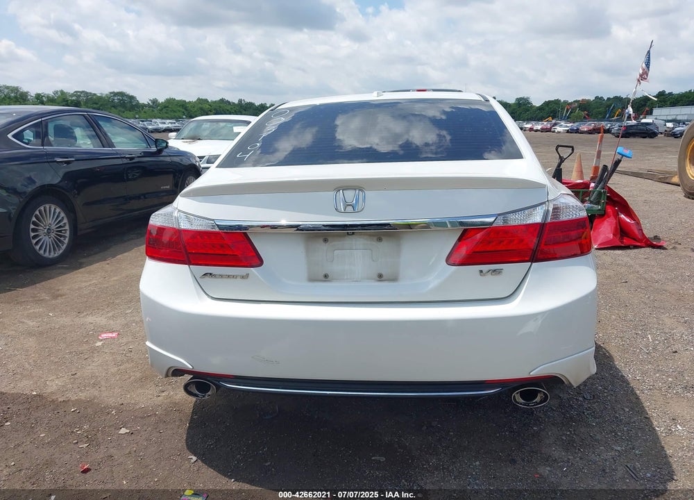 2015 HONDA ACCORD VIN: 1HGCR3F86FA003104