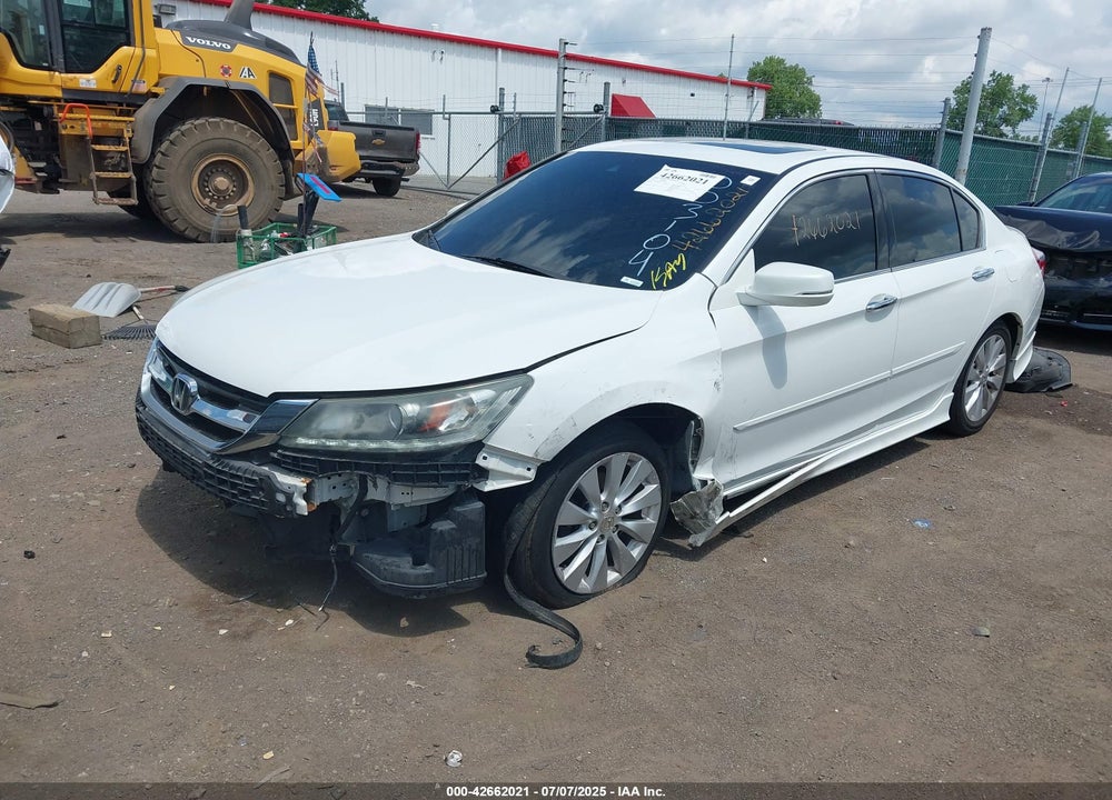 2015 HONDA ACCORD VIN: 1HGCR3F86FA003104