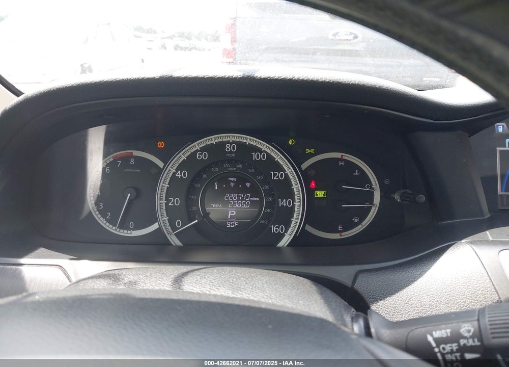 2015 HONDA ACCORD VIN: 1HGCR3F86FA003104