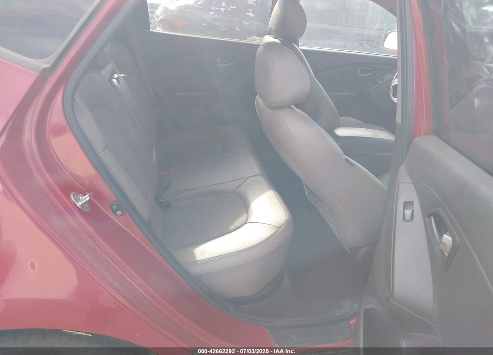 2015 HYUNDAI TUCSON VIN: KM8JUCAG7FU086345