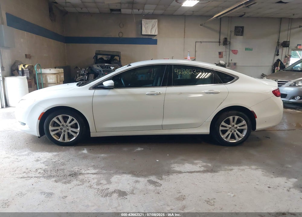 2016 CHRYSLER 200 VIN: 1C3CCCAB5GN130122