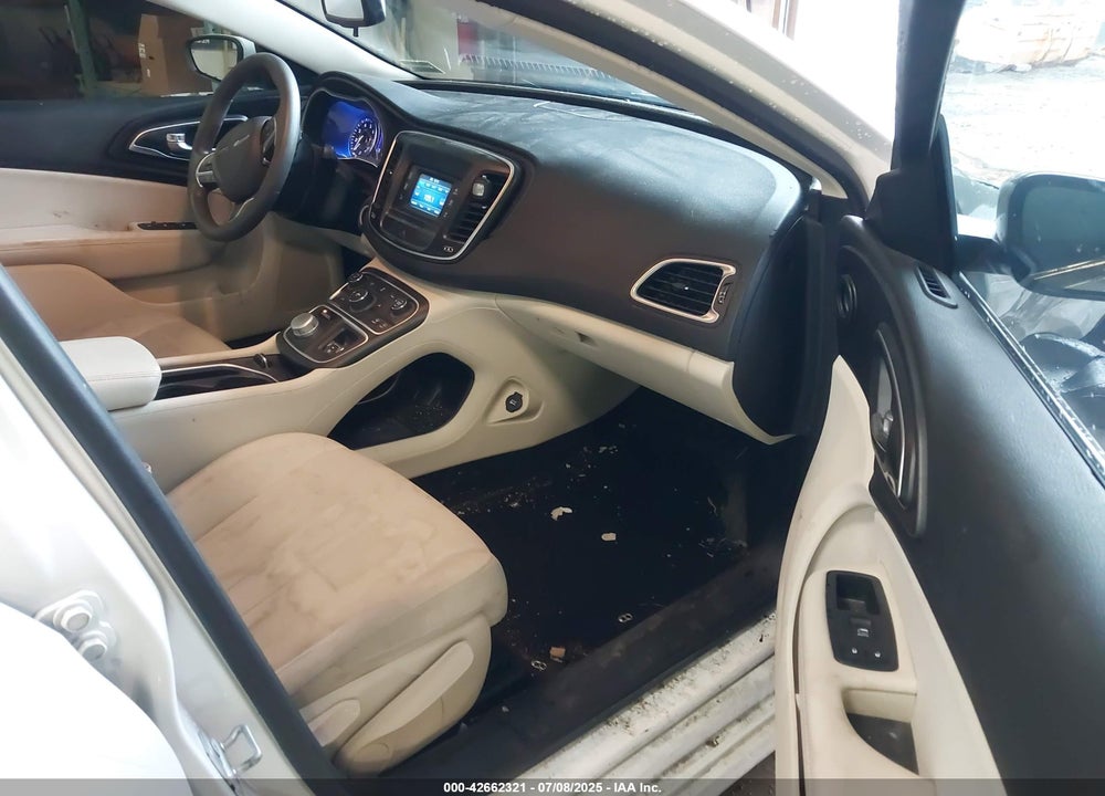 2016 CHRYSLER 200 VIN: 1C3CCCAB5GN130122
