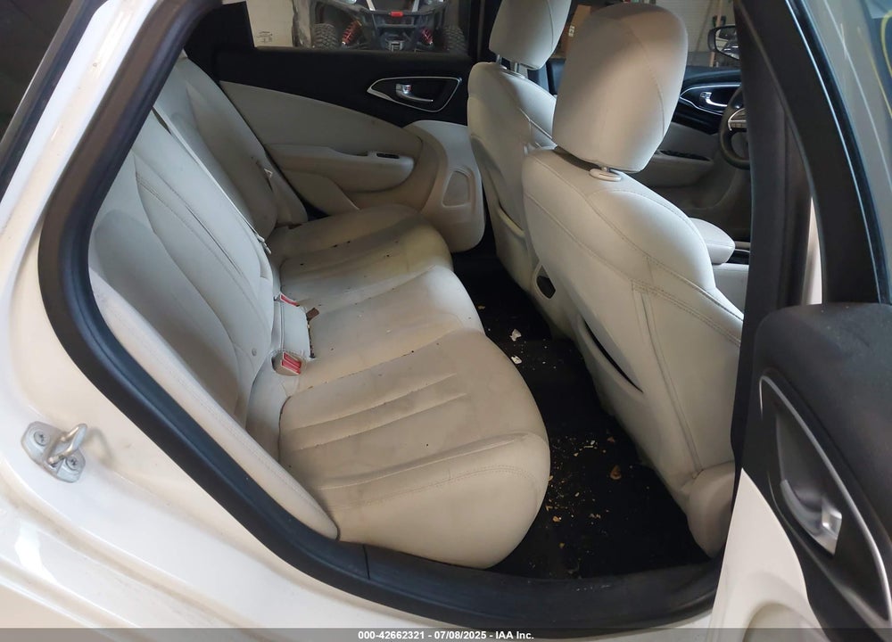 2016 CHRYSLER 200 VIN: 1C3CCCAB5GN130122