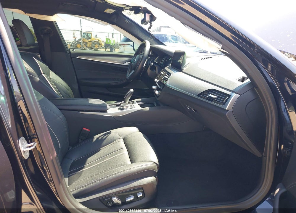 2019 BMW 5 SERIES VIN: WBAJE5C5XKWW14562