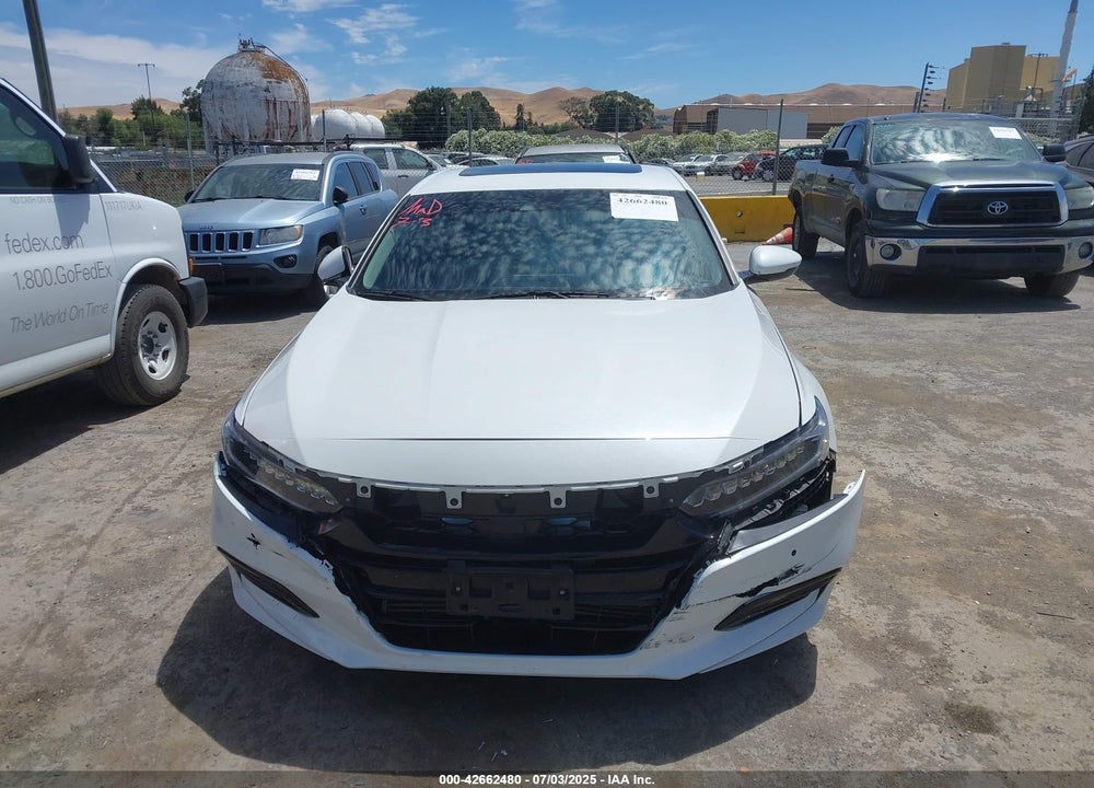 2018 HONDA ACCORD VIN: 1HGCV2F94JA012665