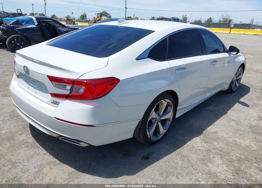 2018 HONDA ACCORD VIN: 1HGCV2F94JA012665