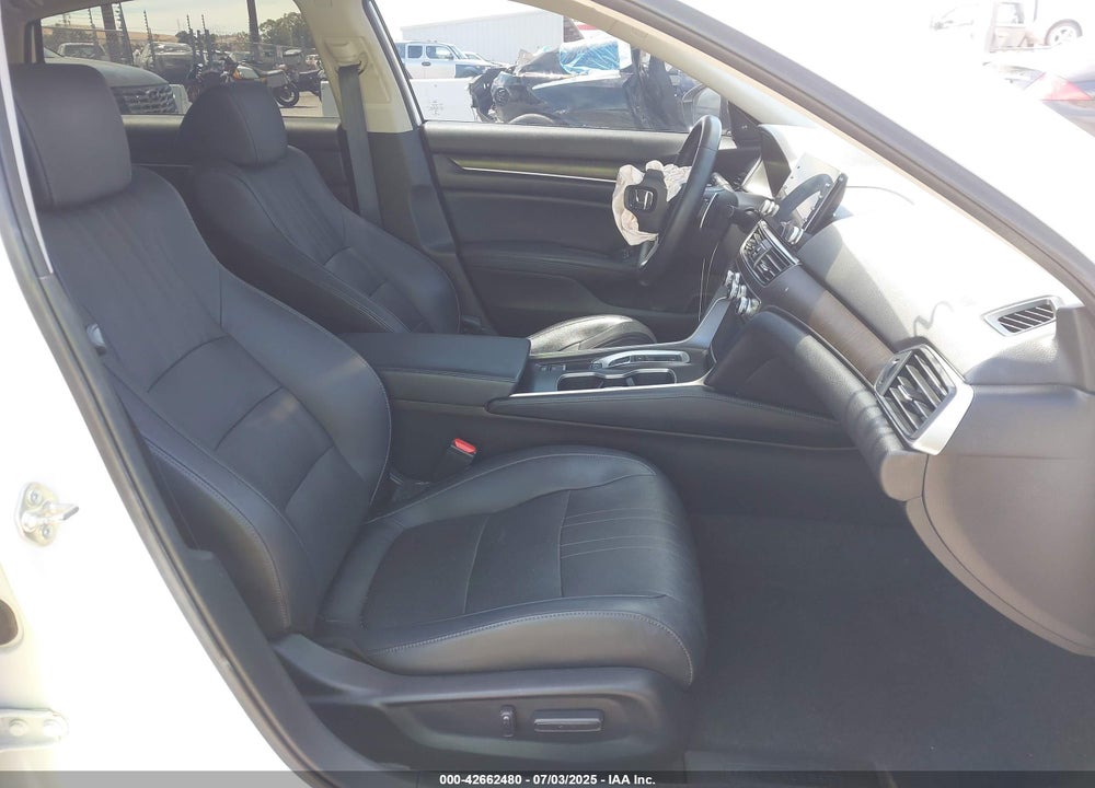 2018 HONDA ACCORD VIN: 1HGCV2F94JA012665