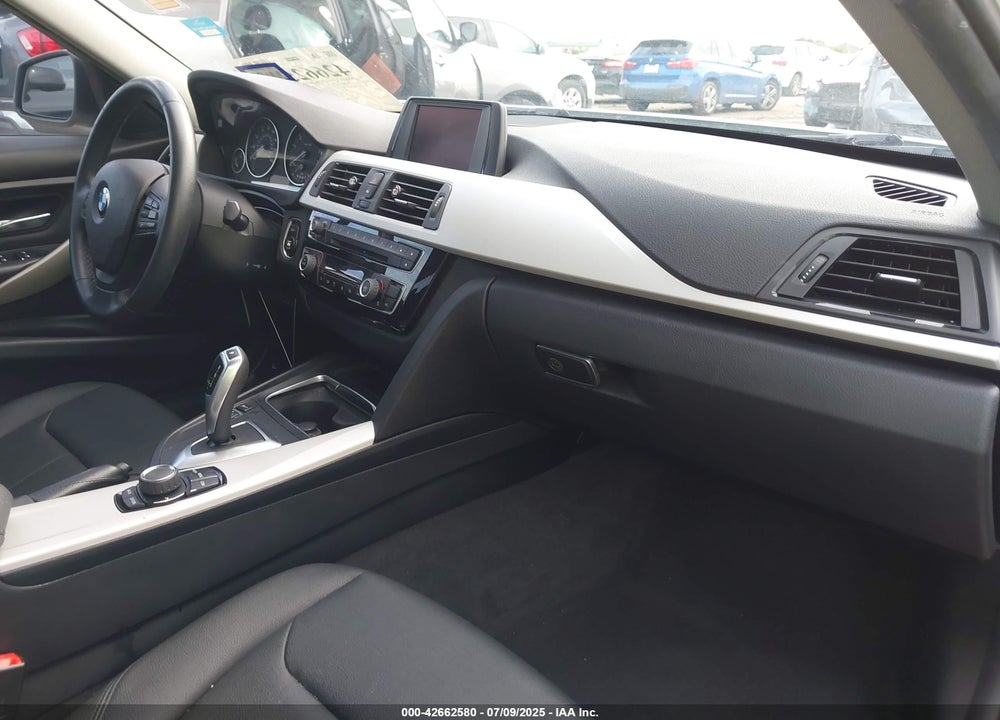 2018 BMW 3 SERIES VIN: WBA8A9C52JAH14185