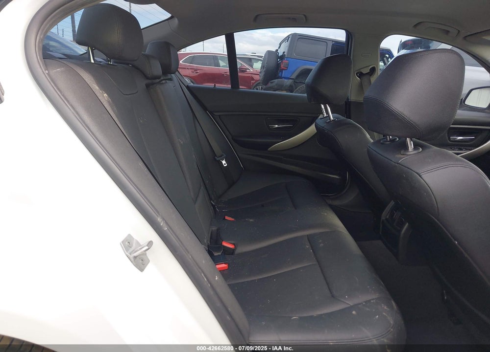 2018 BMW 3 SERIES VIN: WBA8A9C52JAH14185