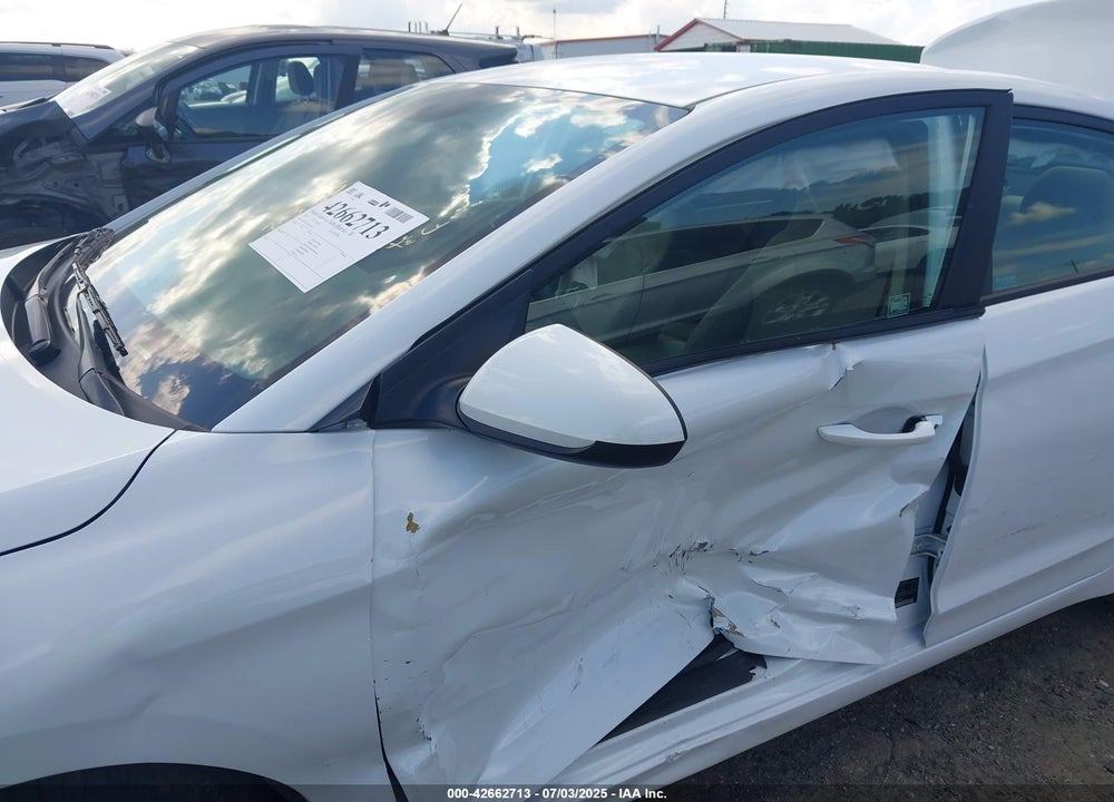 2020 HYUNDAI ELANTRA VIN: 5NPD74LF5LH505737