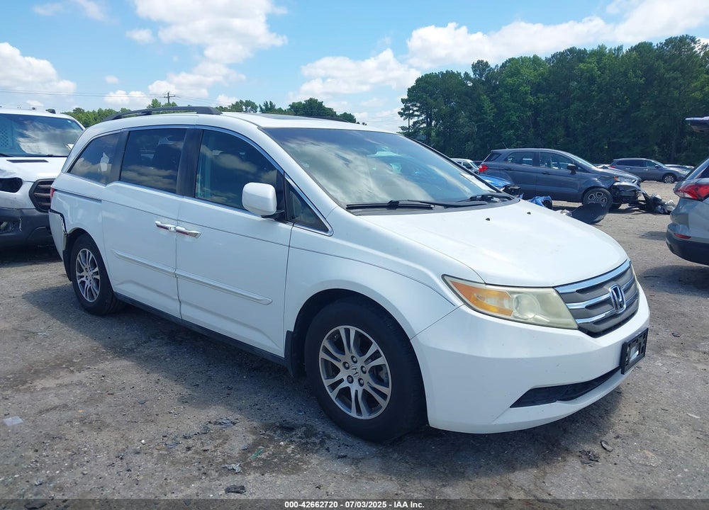 2011 HONDA ODYSSEY VIN: 5FNRL5H6XBB002461