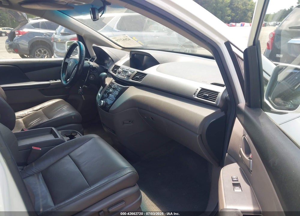 2011 HONDA ODYSSEY VIN: 5FNRL5H6XBB002461
