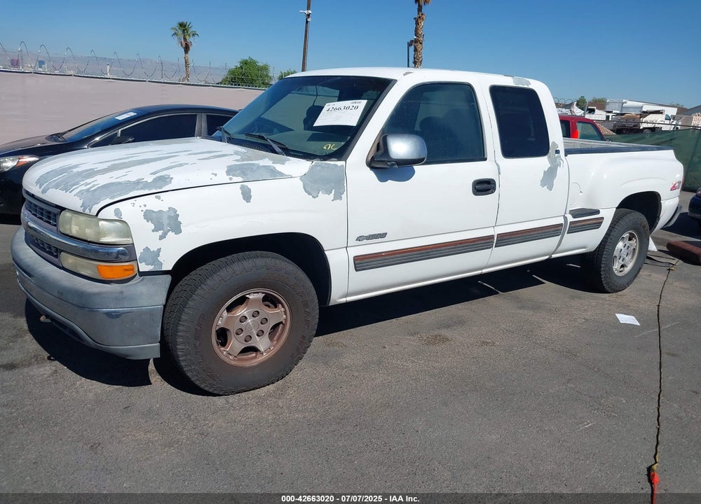 2000 CHEVROLET SILVERADO 1500 LS VIN: 2GCEK19T2Y1177698