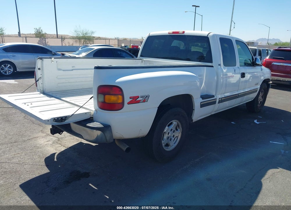 2000 CHEVROLET SILVERADO 1500 LS VIN: 2GCEK19T2Y1177698