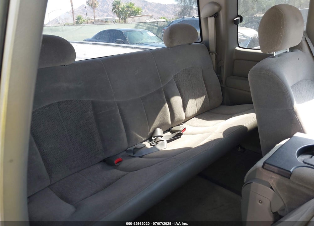 2000 CHEVROLET SILVERADO 1500 LS VIN: 2GCEK19T2Y1177698