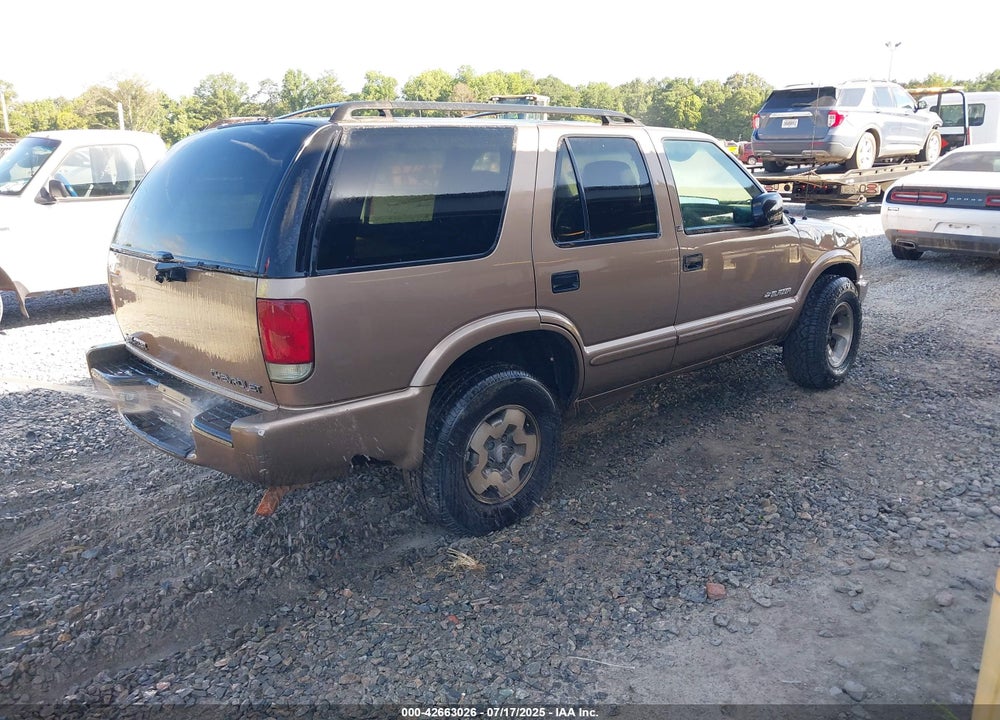 2002 CHEVROLET BLAZER LS VIN: 1GNDT13W42K196425