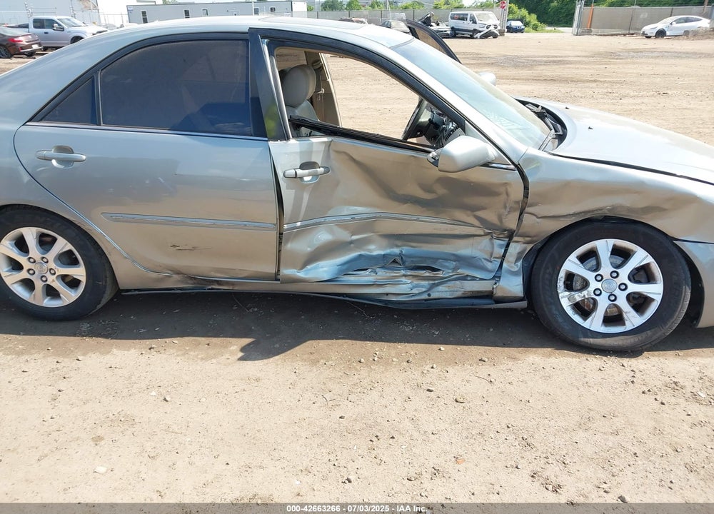 2005 TOYOTA CAMRY XLE V6 VIN: 4T1BF30K75U620334