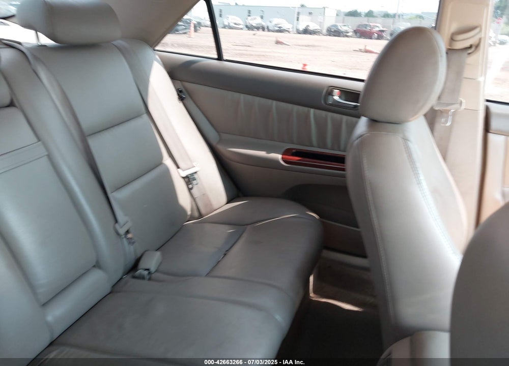 2005 TOYOTA CAMRY XLE V6 VIN: 4T1BF30K75U620334