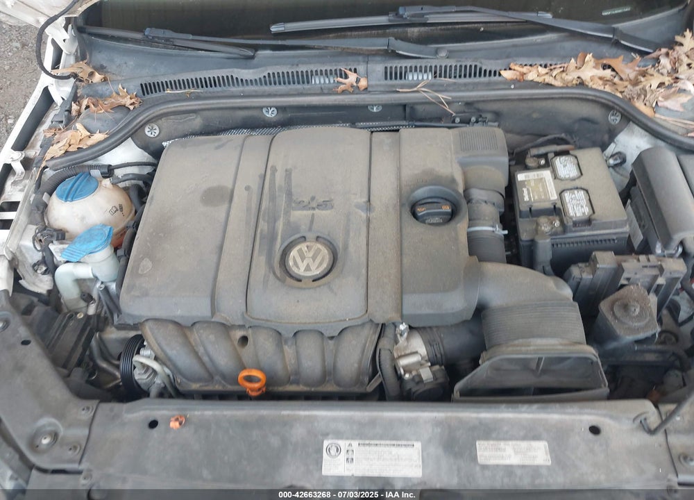 2013 VOLKSWAGEN JETTA VIN: 3VWDP7AJ9DM215602