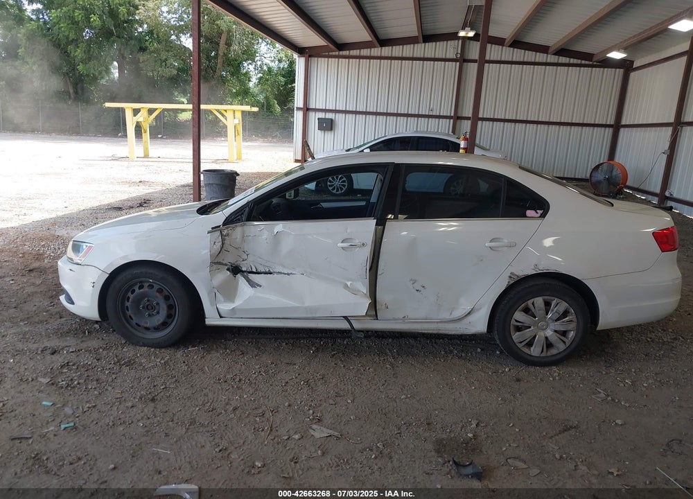 2013 VOLKSWAGEN JETTA VIN: 3VWDP7AJ9DM215602