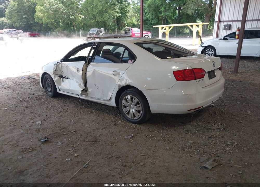 2013 VOLKSWAGEN JETTA VIN: 3VWDP7AJ9DM215602
