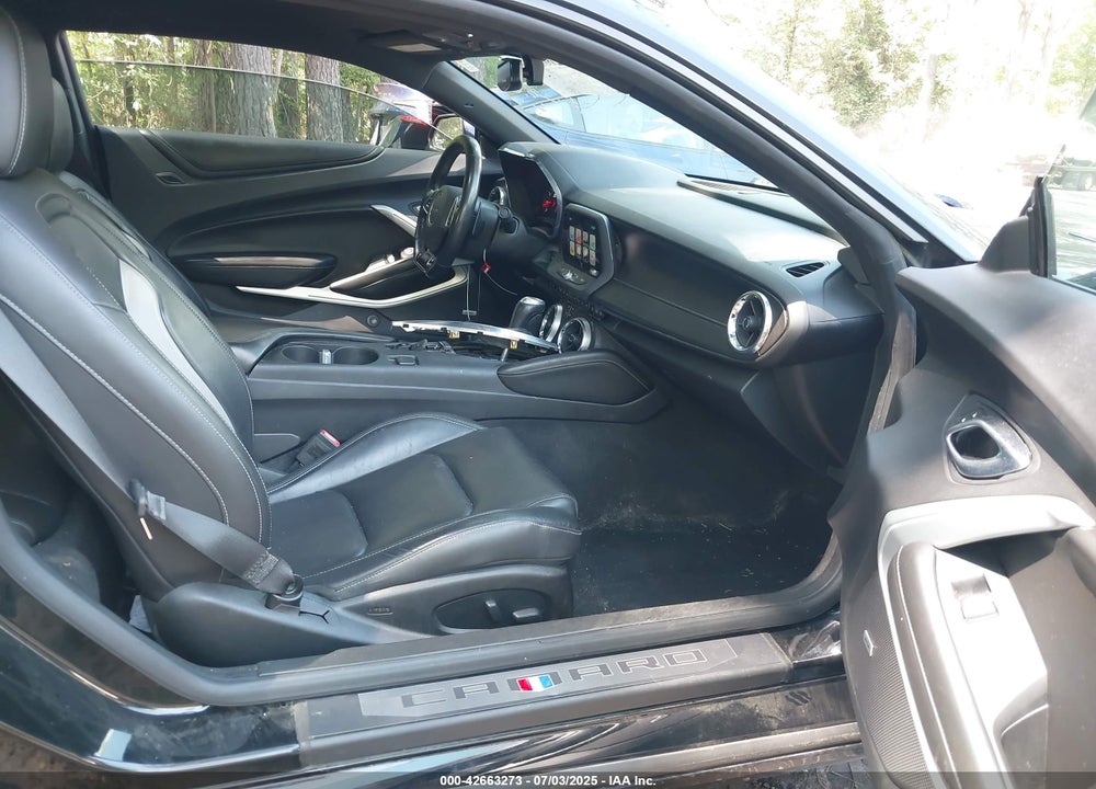 2018 CHEVROLET CAMARO VIN: 1G1FH1R77J0136810
