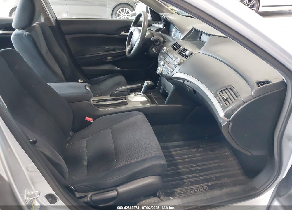 2011 HONDA ACCORD VIN: 1HGCP2F30BA118568