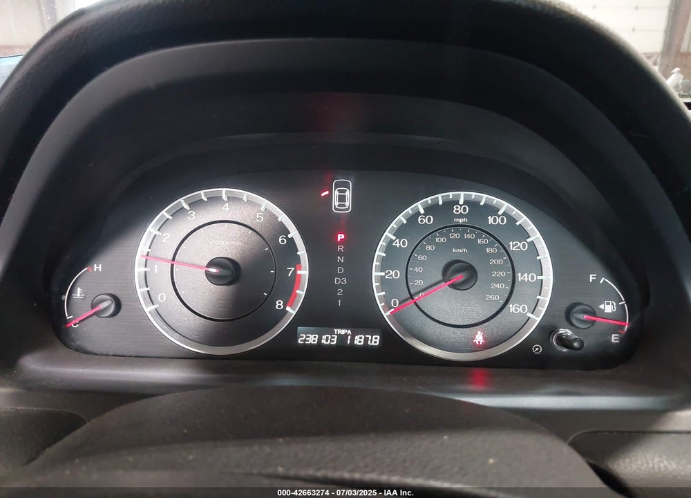2011 HONDA ACCORD VIN: 1HGCP2F30BA118568