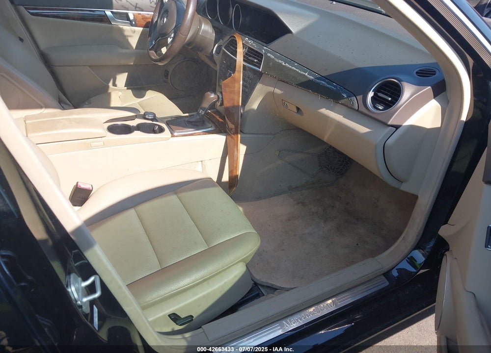 2013 MERCEDES-BENZ C CLASS VIN: WDDGF4HB8DA783486