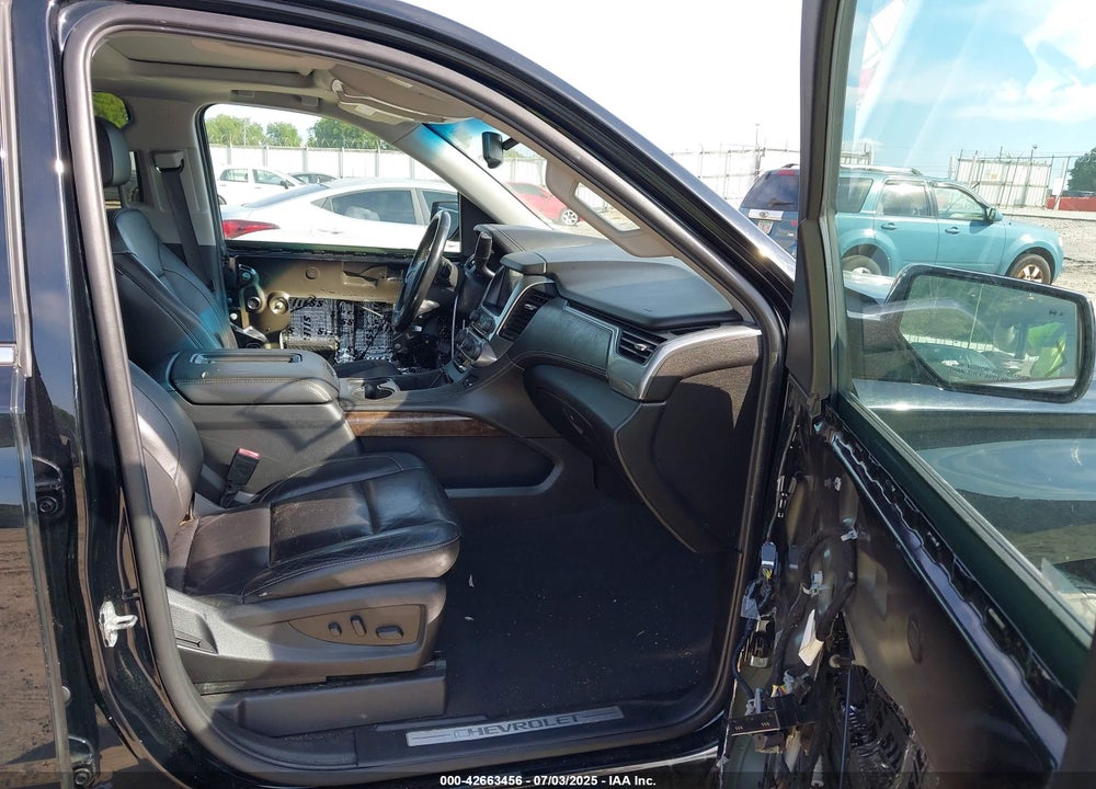 2019 CHEVROLET SUBURBAN VIN: 1GNSCHKC2KR198768