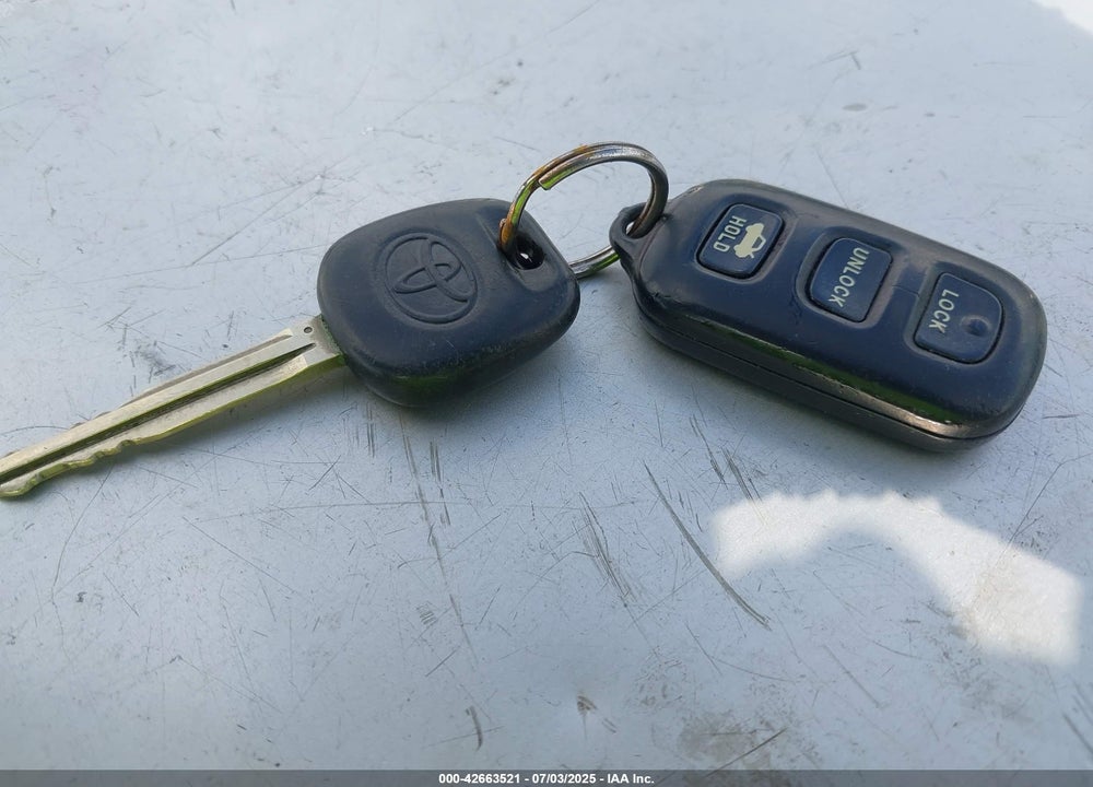 2005 TOYOTA CAMRY XLE VIN: 4T1BE30K05U548203