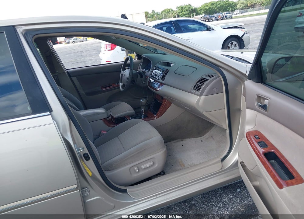 2005 TOYOTA CAMRY XLE VIN: 4T1BE30K05U548203