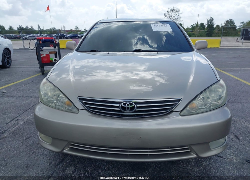 2005 TOYOTA CAMRY XLE VIN: 4T1BE30K05U548203