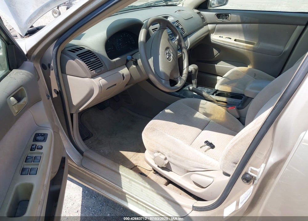 2002 TOYOTA CAMRY LE VIN: 4T1BE32K12U577914