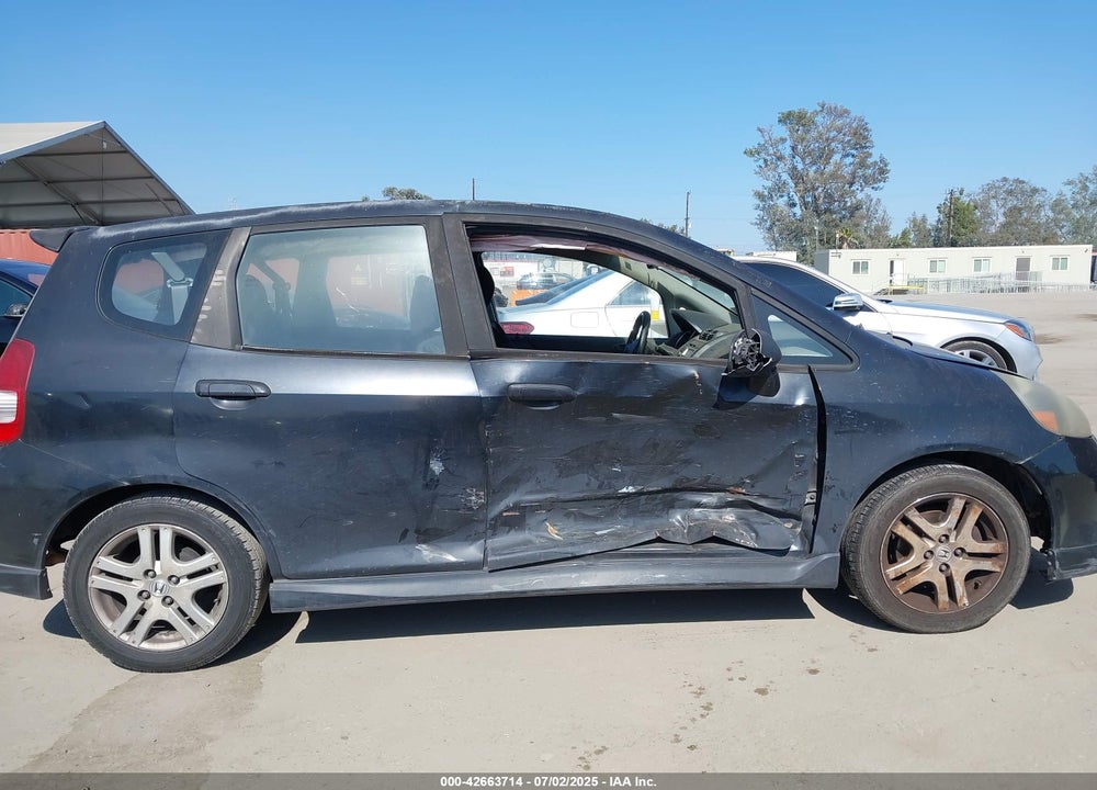 2007 HONDA FIT VIN: JHMGD37637S005754