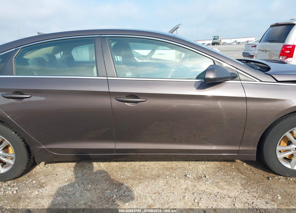 2015 HYUNDAI SONATA VIN: 5NPE24AF1FH056762