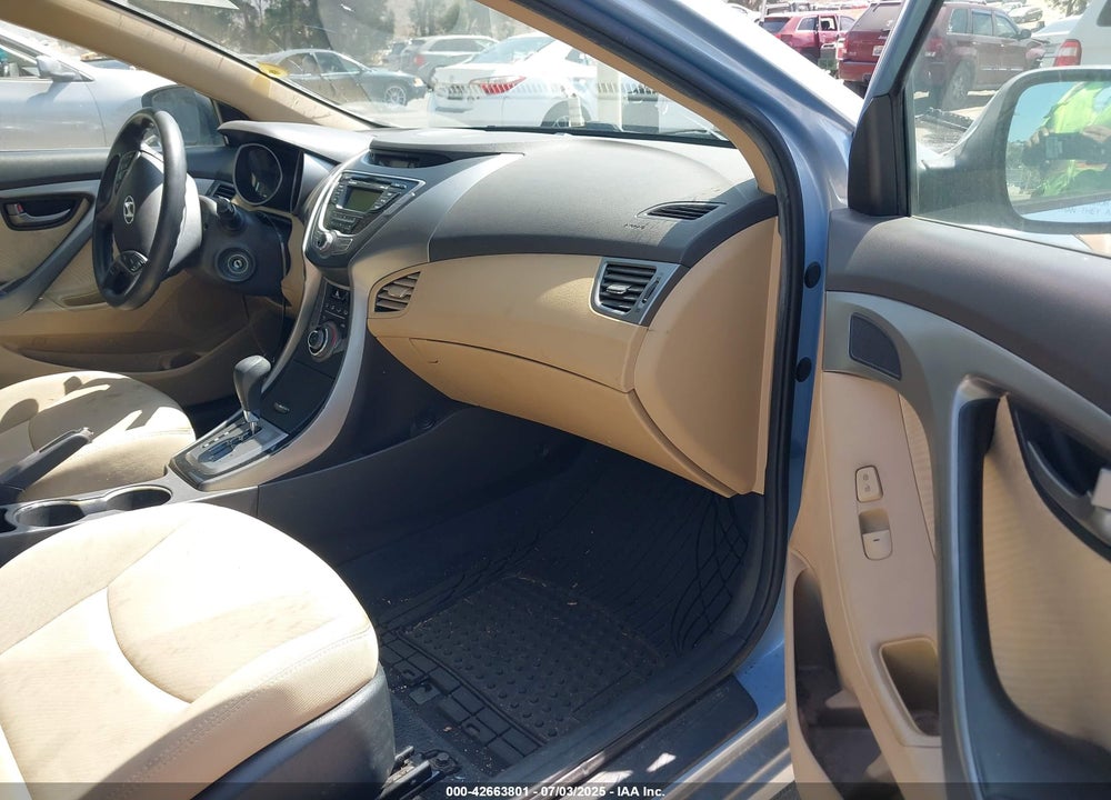 2013 HYUNDAI ELANTRA VIN: KMHDH4AE8DU592706