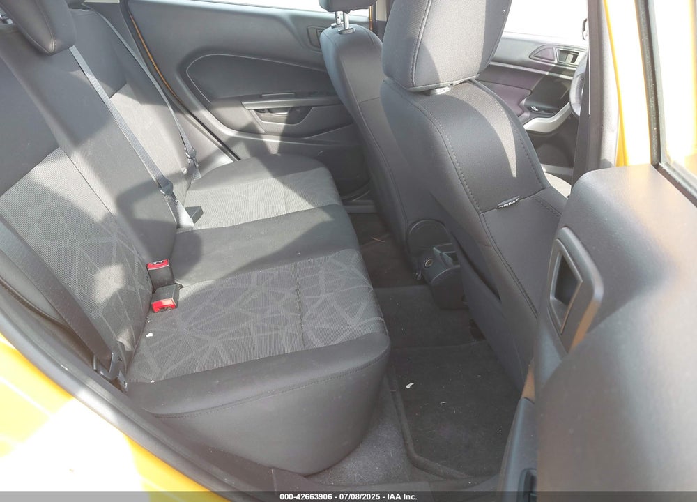 2011 FORD FIESTA VIN: 3FADP4FJ8BM121806