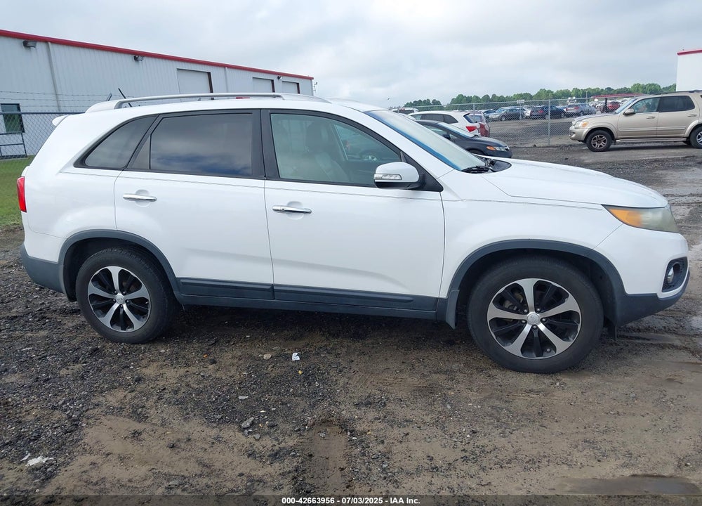 2011 KIA SORENTO VIN: 5XYKU3A11BG017277